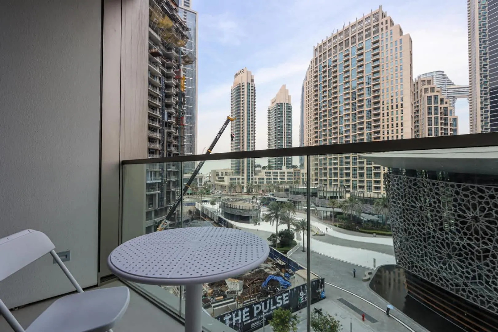 Livbnb-Modern 2Br With Partial Burj Khalifa View Dubai Apartment